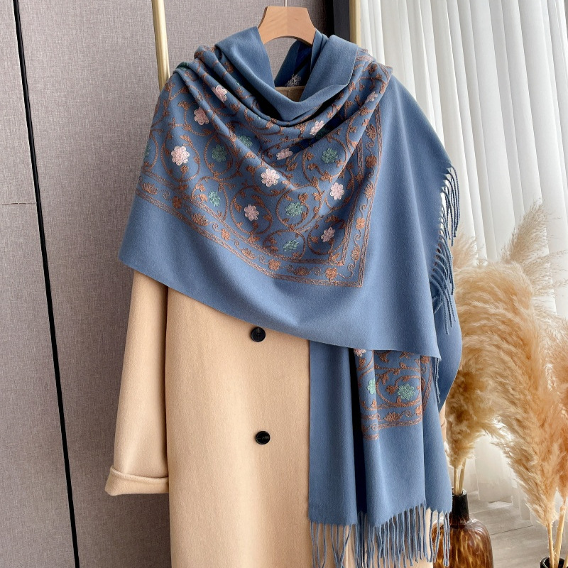Nowy kaszmirowy szal z haftem  – Woven Scarf Blanket recenzja i cena